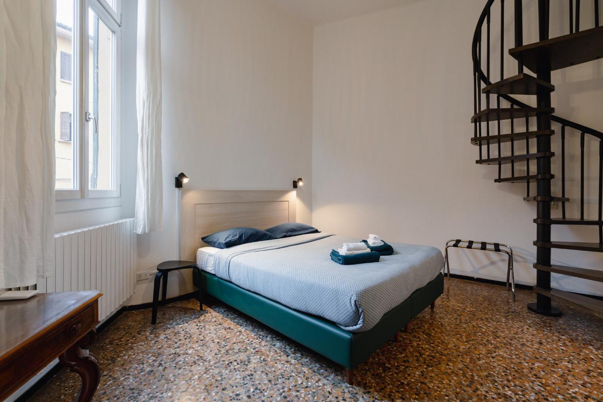 Palazzo Rialto Antique Apartment Bologna Bagian luar foto