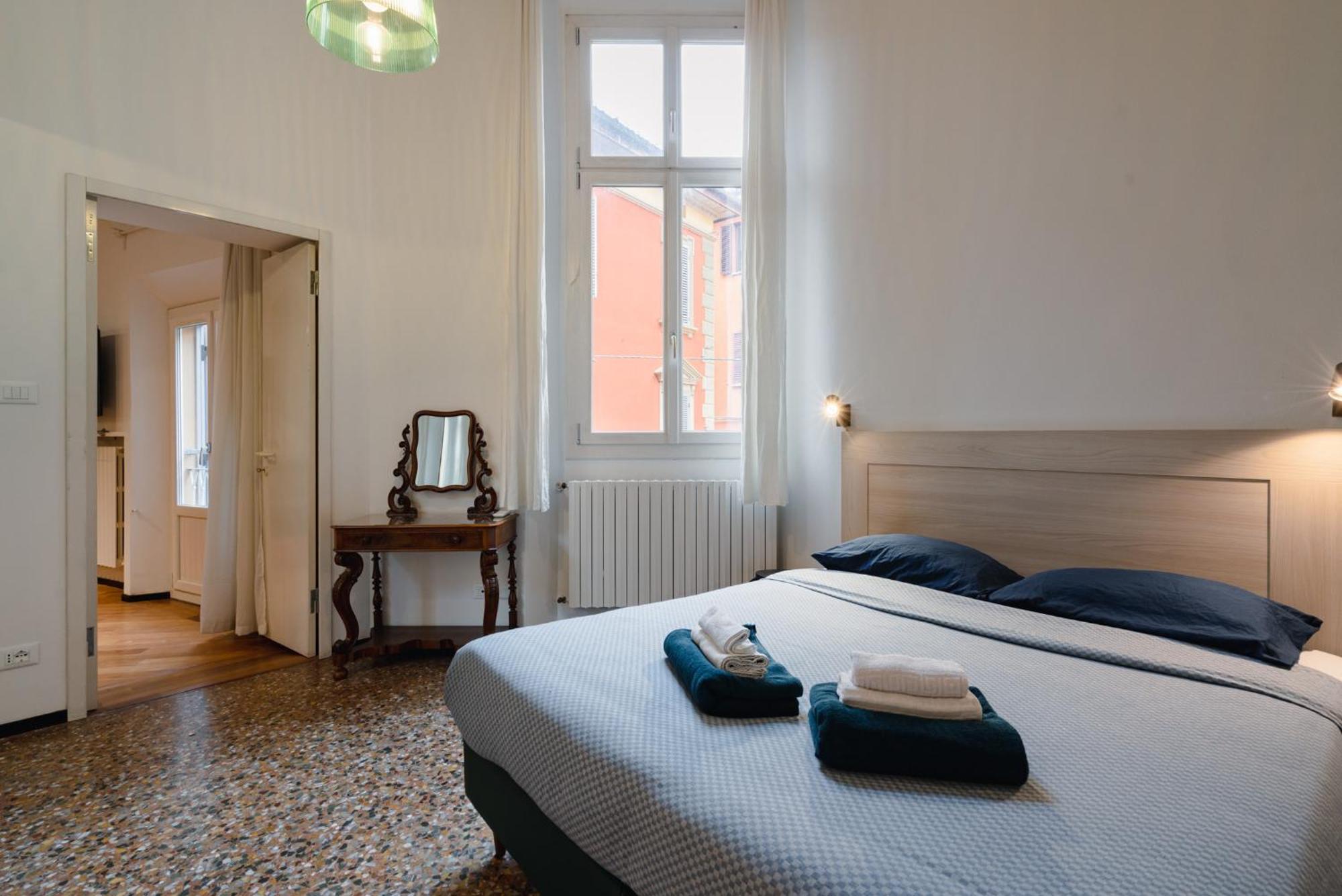 Palazzo Rialto Antique Apartment Bologna Bagian luar foto